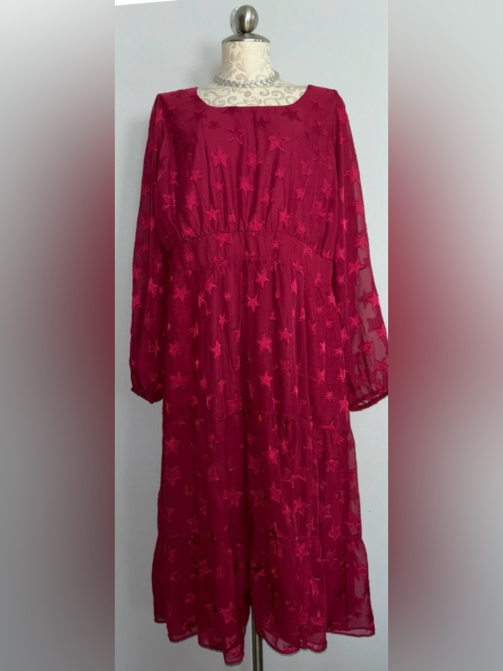 Torrid Burgundy Star Print Tiered Chiffon Midi Dress, Pockets Size 2.  #D